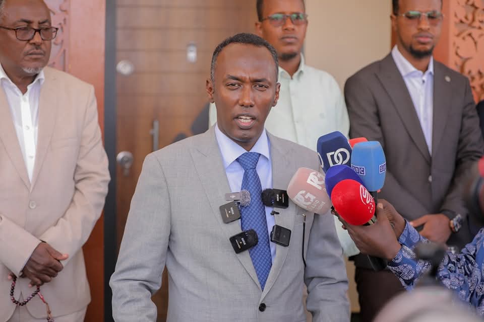 Xukuumadda Puntland oo loogu baaqay in ay joojiso cayda iyo Jaa’ifada ciddii ka ra’yi duwan – Puntland Submit