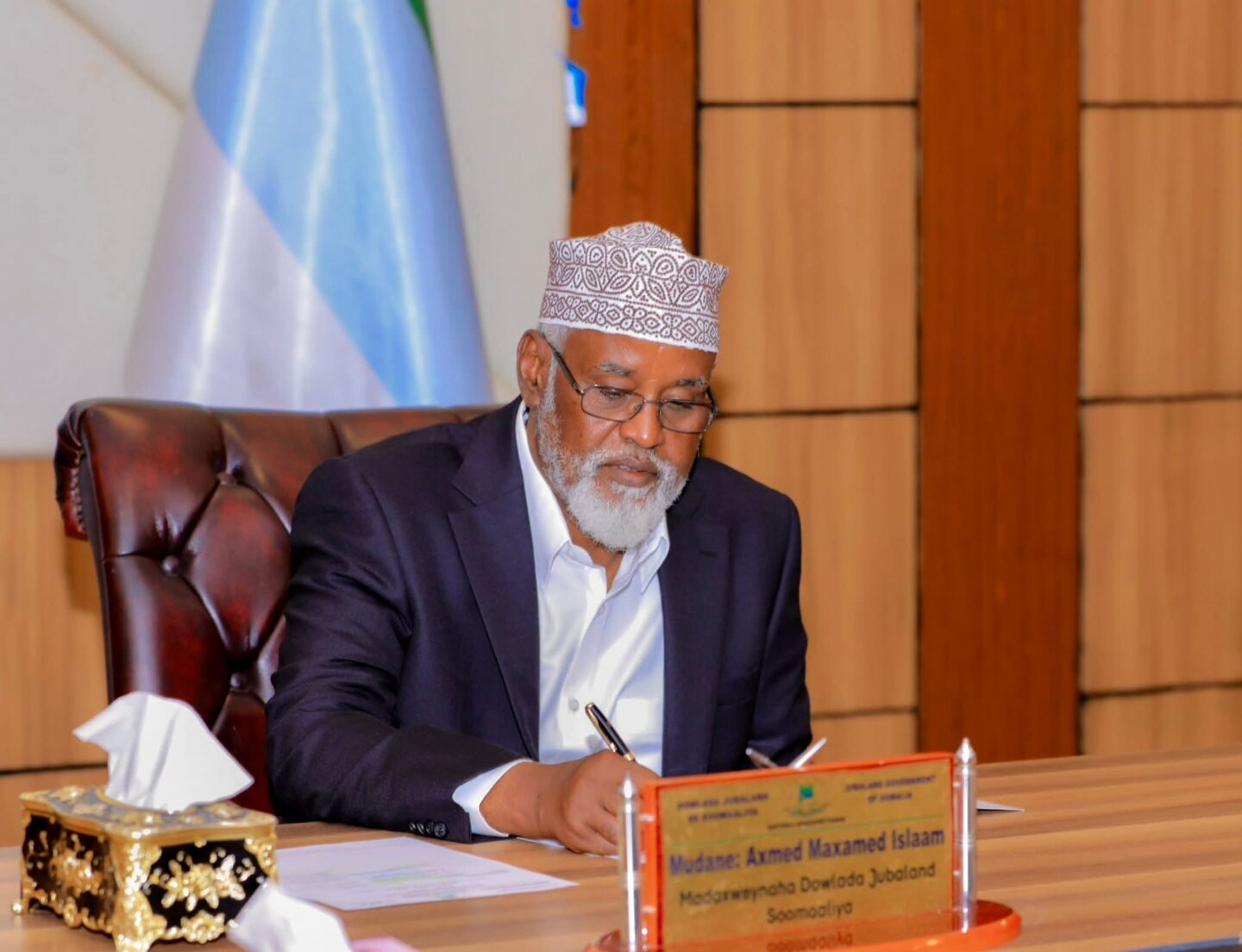 Jubaland oo Madaxweyne Xasan Sheekh ku eedeysay in uu qori dab leh ku dhejinayo Geeska Afrika – Puntland Publish