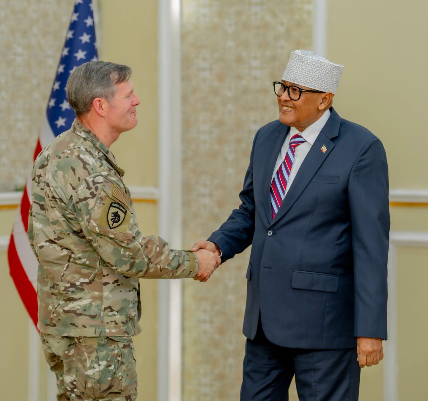Somaliland: Taliye Maraykan ah oo kulan la qaatay Cirro
