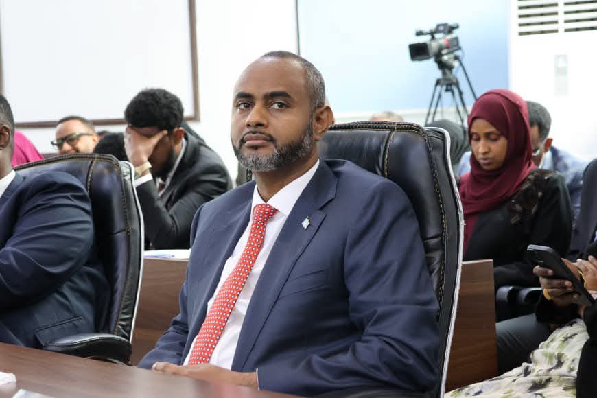 Baarlamaanka Soomaaliya oo doortay guddoomiye cusub