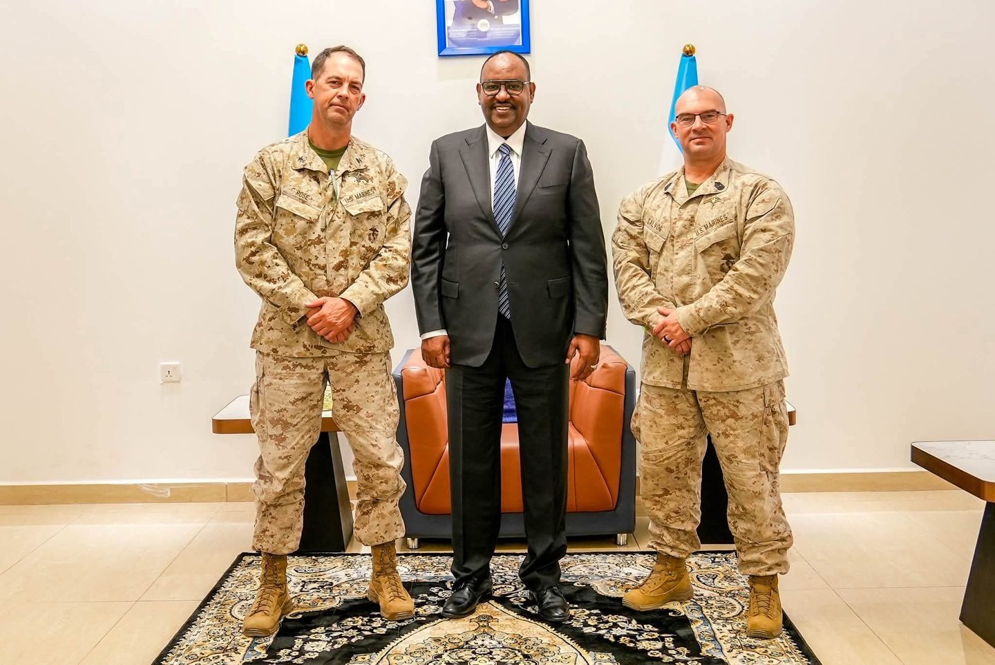 Maxay ka wada hadleen madaxweyne Deni iyo saraakiisha Maraykanka?