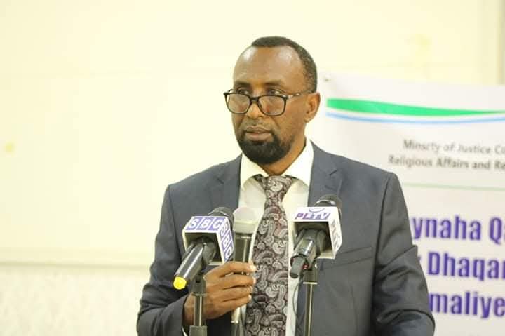 Cawil Sheekh Xaamid oo dhaliilay dooda shirka Garowe