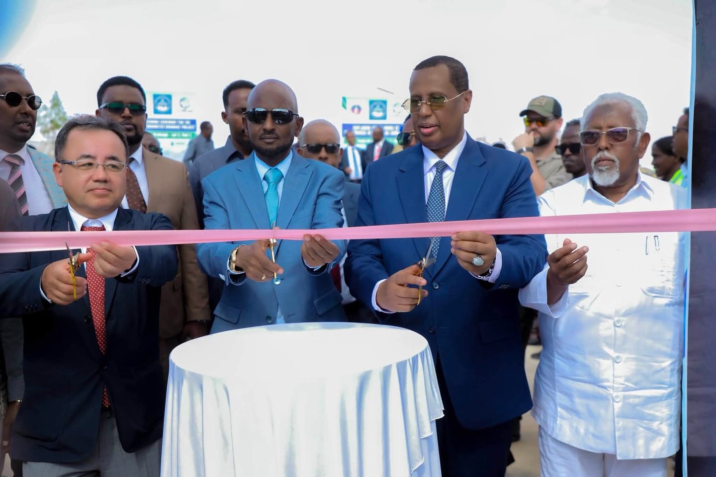 Wejiga koowaad ee mashruuca biyo-saarka Garoowe oo xarigga laga jaray