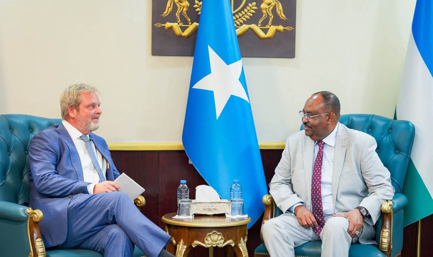 Maxay ka wada hadleen madaxweyne Deni iyo safiirka Denmark?